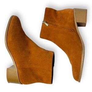 CLARK'S Breccan Myth Cognac Brown Suede Ankle Bootie EUC Size 9.5